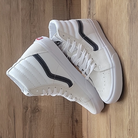 Van's SK8-Hi Brand new in the box. - Picture 2 of 14